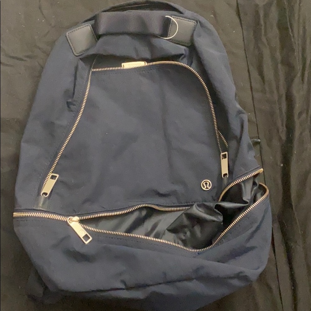 NWOT Lululemon city adventurer navy blue backpack